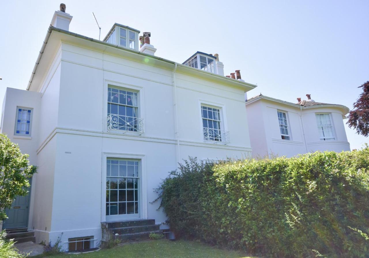 Arden Villa, Sleeps 8, Moments From The Golden Sandy Beach Of Ryde Ryde  Exterior foto